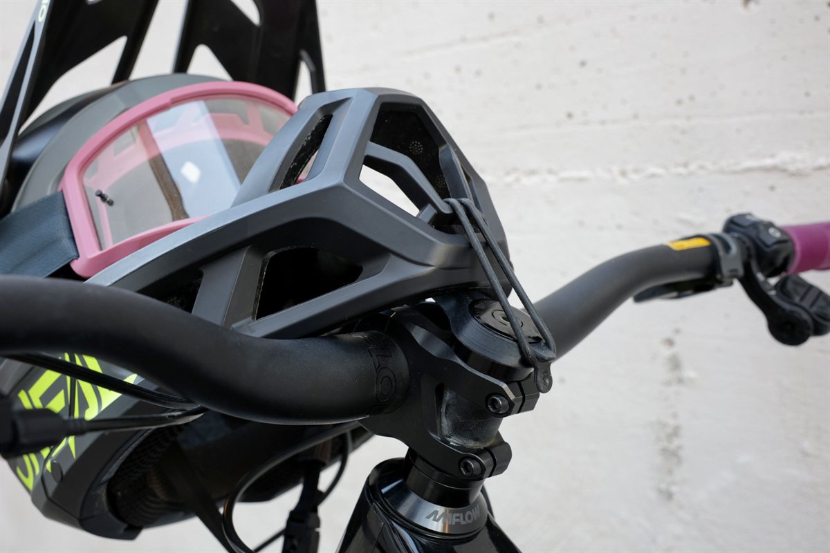 Supporto Casco per Amflow E-MTB