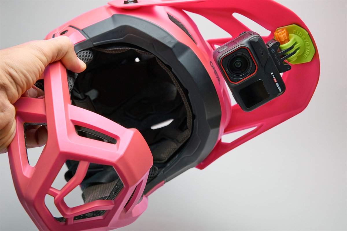 Supporto Action Cam Flessibile V2.0 – Low Profile con Chiave di Serraggio